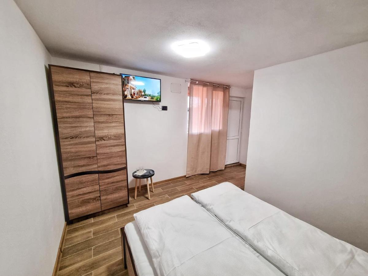 Cabana Varad Coronini Moldova Veche Екстериор снимка