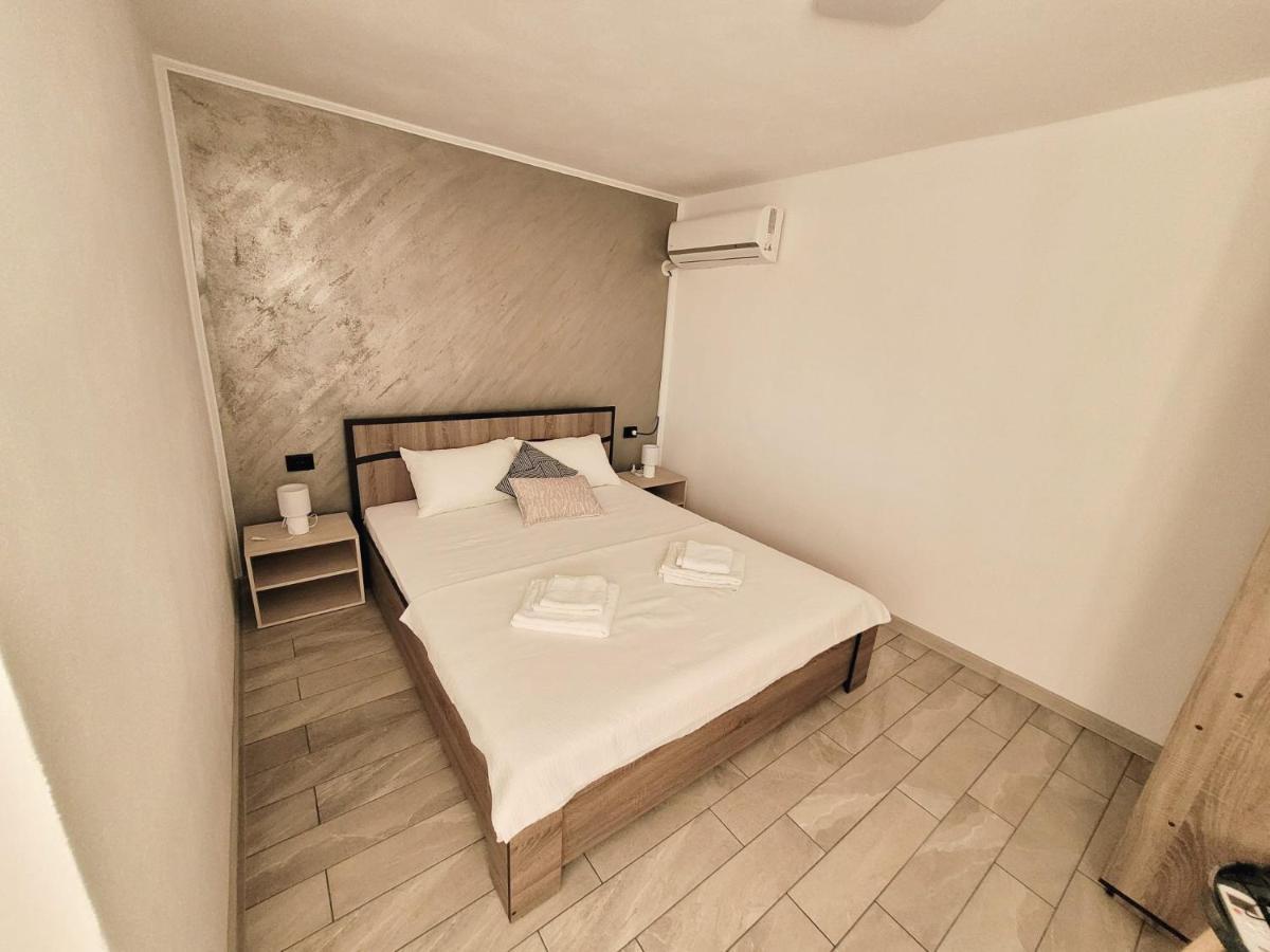 Cabana Varad Coronini Moldova Veche Екстериор снимка