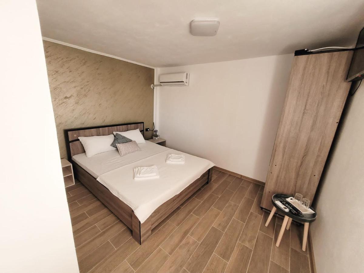 Cabana Varad Coronini Moldova Veche Екстериор снимка