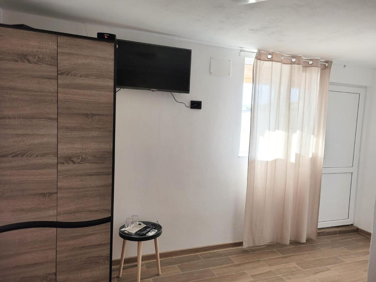 Cabana Varad Coronini Moldova Veche Екстериор снимка